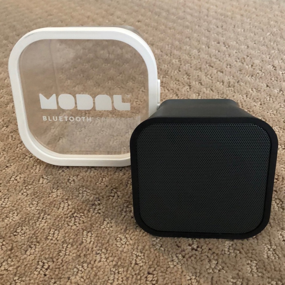 Modal Bluetooth speaker